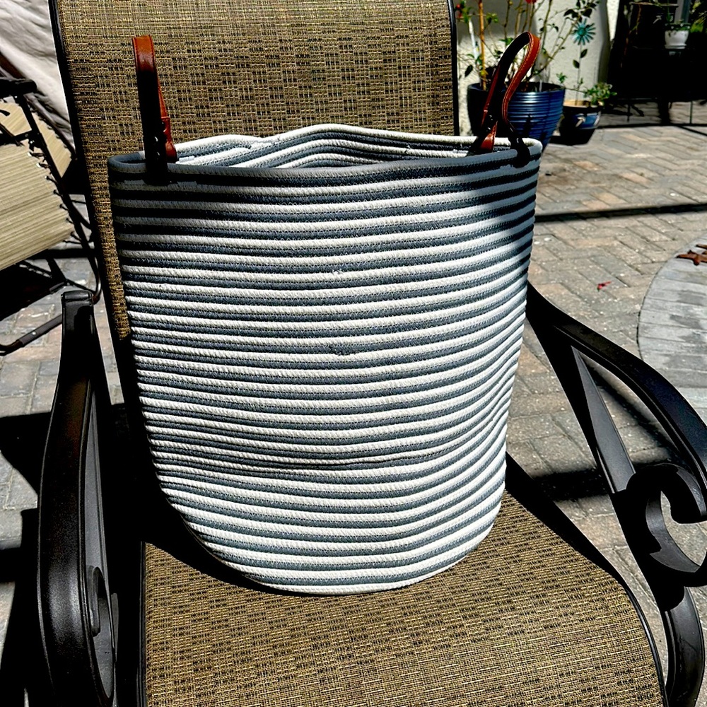 Lg Totanki cotton rope basket. Grey and white in color.
